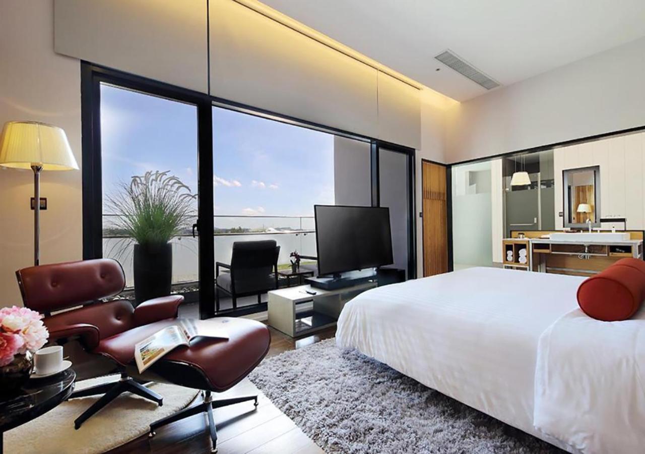 Midori Clark Hotel And Casino Clark Field Bagian luar foto