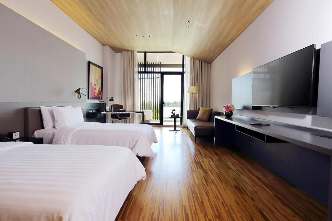 Midori Clark Hotel And Casino Clark Field Bagian luar foto